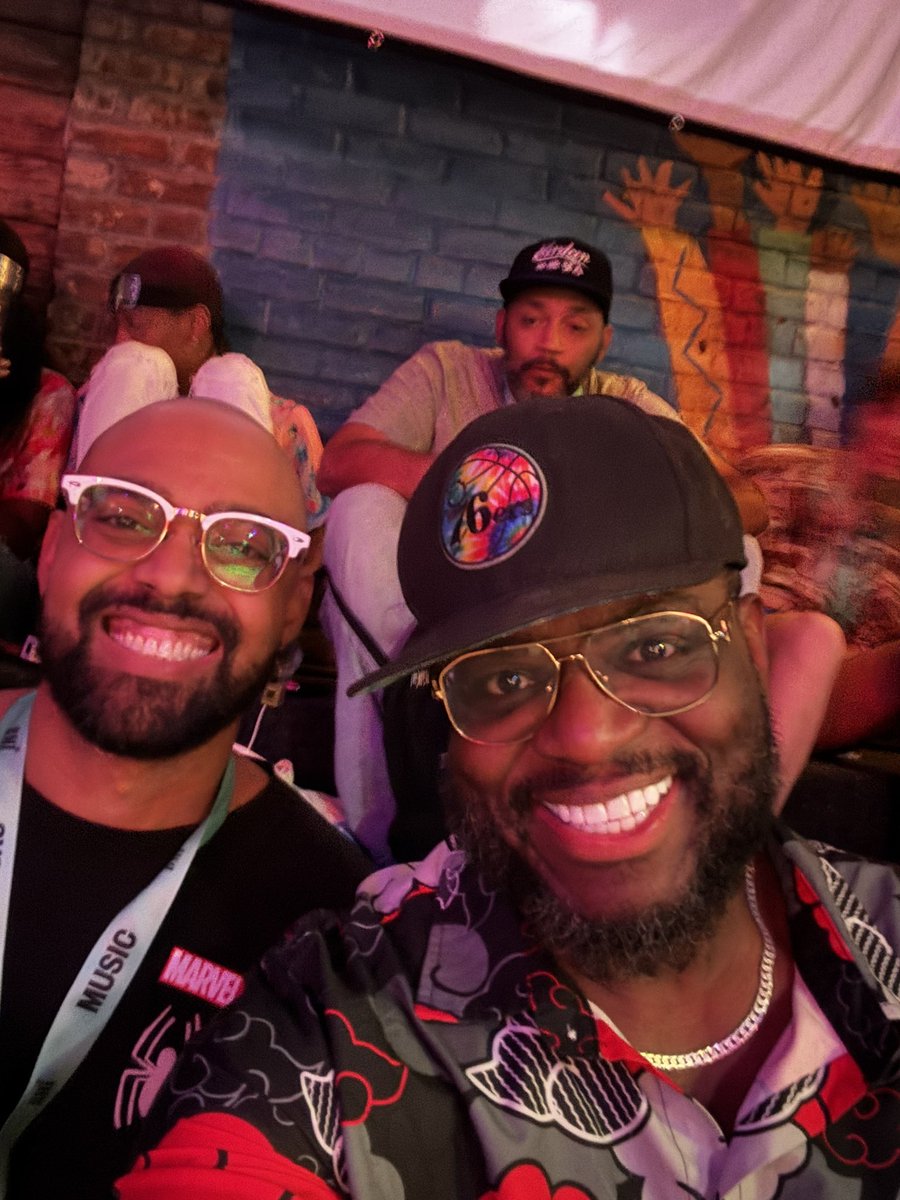 Mega Ran tweet media