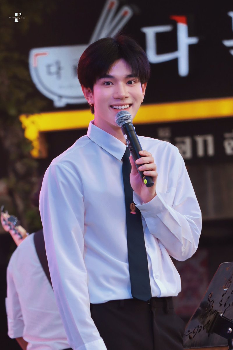 littlebaby4th's tweet image. เพิ่งรู้ว่า LLBEL ของจุฬาเพิ่งเปิดมา 3 ปีเอง แล้วรุ่นของโฟร์ทเป็นรุ่นแรกใช้รหัสรุ่น 01 เรียนเกี่ยวกับกฎหมายธุรกิจและเทคโนโลยี ค่าเทอม 2 แสนเก้า เป็นคณะที่ค่าเทอมสูงอันดับ 2 ของภาคอินเตอร์จุฬา

เป็นรุ่นพี่ปี 2 ที่ใช้รหัส 01 เท่มากพี่นิสิต LLBEL 

#Fourthnattawat #โฟร์ทณัฐวรรธน์