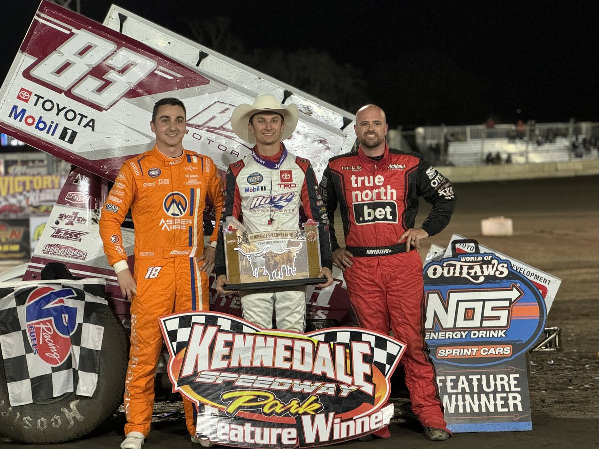 The #CowtownClassic finale podium:

🥇<a href="/MichaelKofoid/">Buddy</a> &amp; <a href="/RothMotorsports/">Roth Motorsports</a> 
🥈<a href="/SamHafertepeJr/">Sam Hafertepe Jr</a> &amp; <a href="/HillsRacingTeam/">Hill’s Racing</a> 
🥉<a href="/GioScelzi/">Gio Scelzi</a> &amp; <a href="/KcpRacing/">KCP Racing</a>