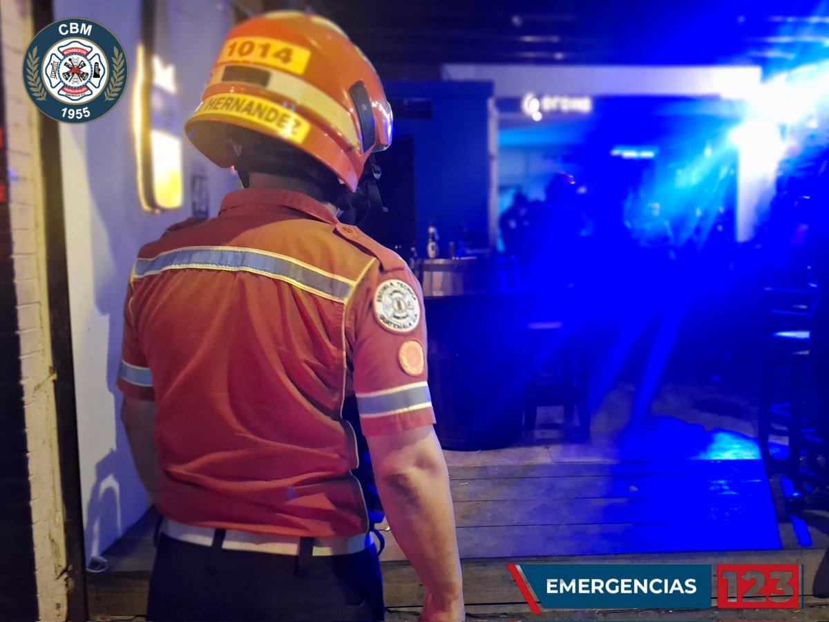 bomberosmuni's tweet photo. #IncidenteArmado Hombre de aproximadamente 26 años de edad pierde la vida al ser víctima de un incidente armado @bomberosmuni cubre esta #EMERGENCIA123 en la 9a Avenida  1-29 Colonia Lourdes zona 16 https://t.co/doxvVjguyL