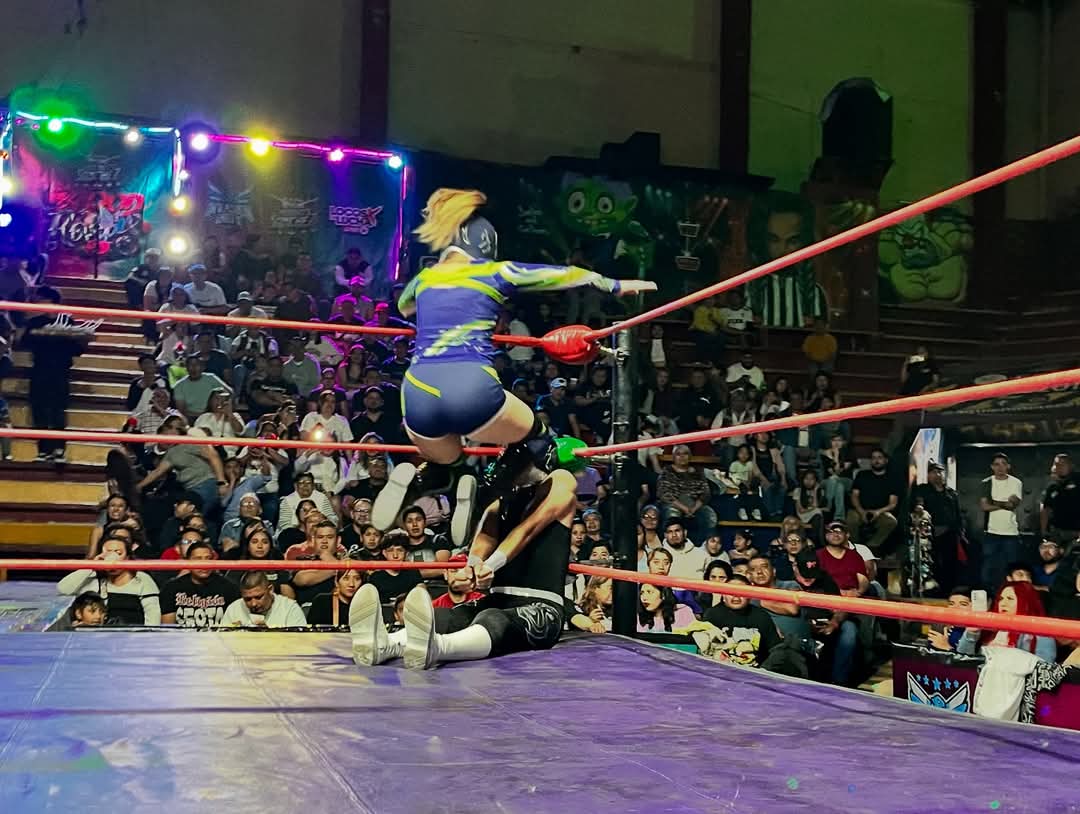 LaTijeraLucha's tweet image. La segunda lucha de la función rumbo a sábado de gloria es para la cuarteta técnica de #SuperYens, #Sinapsis, #PrincipeAslan y #Airam al venir de atrás y dar cuenta de #EscarlataNegro, #Miku, #GerryGalante y #AlanRockedbilly…
#latijeraluchalibre
