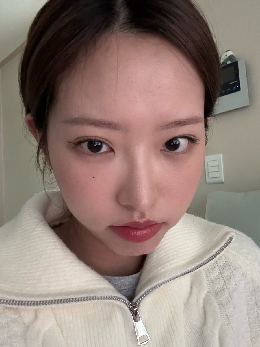 wI3UvZiiTVeueRe's tweet photo. 졸귀생명체 https://t.co/OFb3MTBfXV