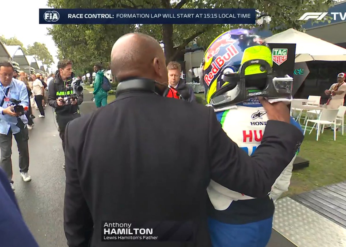 fiagirly's tweet photo. Mr Anthony Hamilton consoling Isack Hadjar after his crash.🥺🥺❤️ https://t.co/SuukTK3bBT