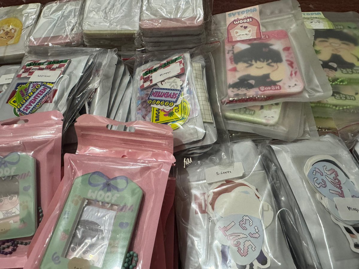 soongyuexe's tweet photo. #saiupdate
arrived items as of march 16:
- svtopia pc holders
- hirono keychains batch 1
- minwon stages of life
will be sending the isf notice tonight! shipping will start on march 25 onwards https://t.co/P6GdS8Jng9
