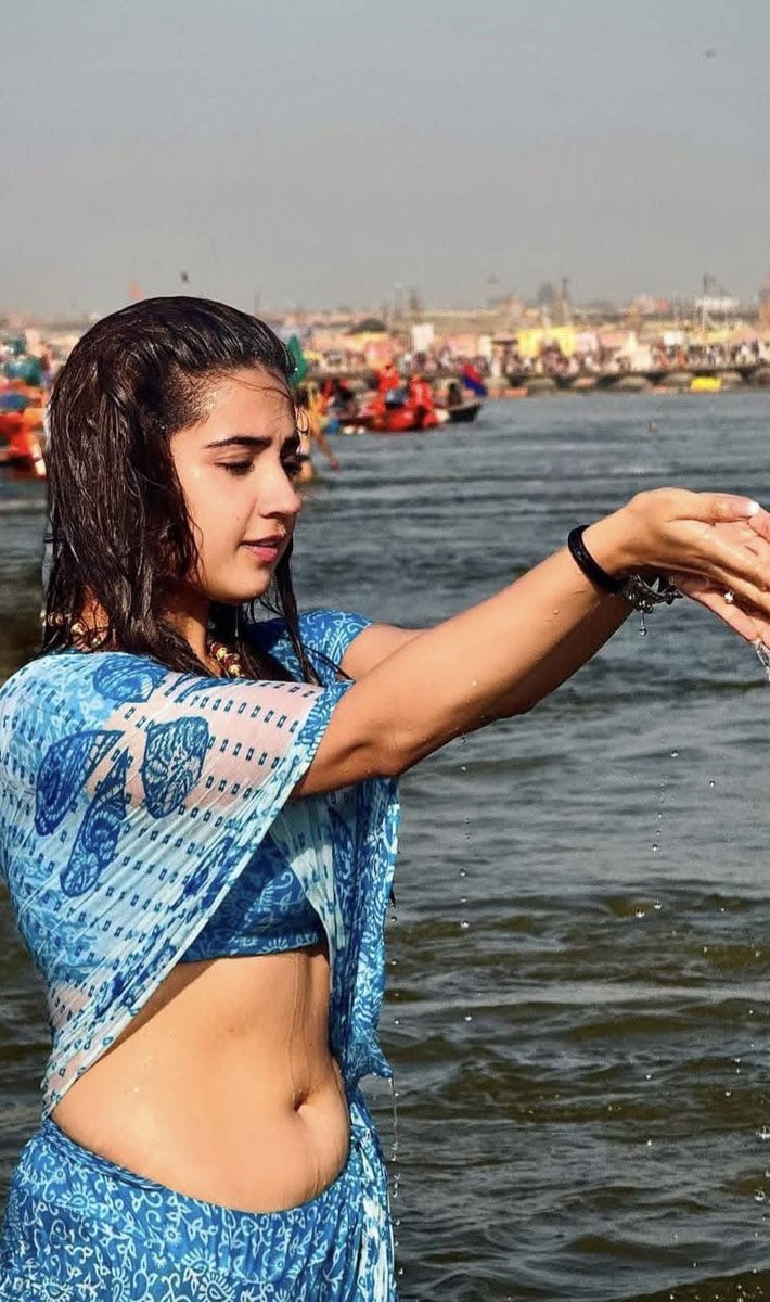 Anamika Desai 🍑 @ana_69d - Twitter Profile | Instalker