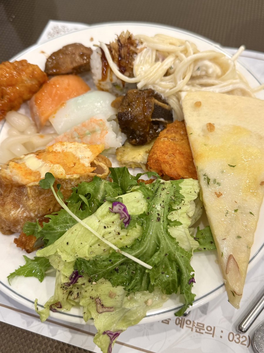 peachuuno's tweet image. 사촌동생이랑취향겹치면생기는일