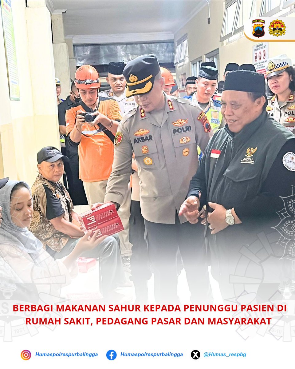 Res_Purbalingga's tweet photo. Kapolres Purbalingga Pimpin Patroli Gerebek Sahur bersama Baznas Purbalingga. Berbagi Makanan untuk Masyarakat 
#polriuntukmasyarakat
#polrespurbalingga
#poldajateng https://t.co/emCbWk5YDL