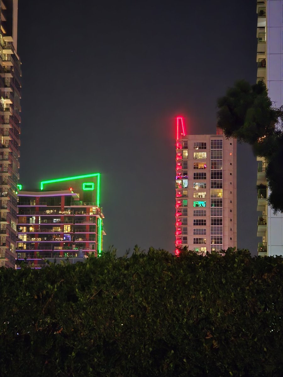 RuvalcabaAurora's tweet photo. #sandiego #nightlights #night #nightinthecity #citynight #aurorafreelancephoto #storytelling #streetphotography #fromstreetswithlove #spicollective #sky_captures #mysdphoto #apasd #sd_captures #citylife #sandiego_ca #canon_photos #raw_community #visitsandiego #sandiegophotos https://t.co/nhW7ZkVD9W