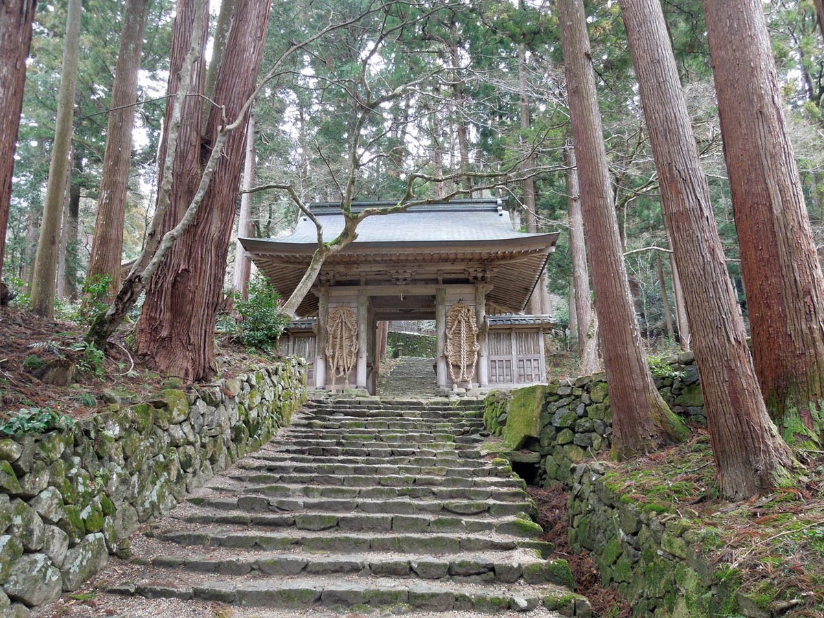 bcs758's tweet image. 滋賀県にある 百済寺に行ってきました。
NHK 朝ドラ ブギウギのロケ地です。ずっと行きたかったんですが放送から一年経過した今、静かな環境でお参りできました。
で、何と 本堂の正面にポスターが、、、
ダンスの練習で壊した床の修理後も見られて大満足 (笑)
#趣里 #ブギウギ #朝ドラ #百済寺 #