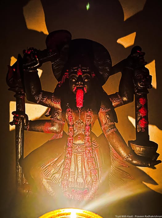 adyakali1008's tweet photo. 1008 NAMES OF MAA KAALI
40. KULISAMGI CA
‘SHE WHO IS THE EMBODIMENT OF EXCELLENCE’
She who is the form of that Supreme Excellence adopted by a Sadhaka in his journey towards Moksha and Dharma. https://t.co/IbNdZfovTq
