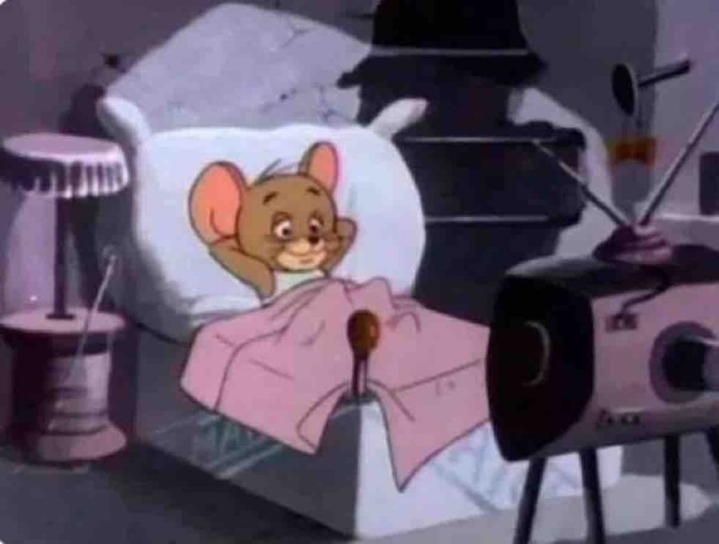 Guarromantico_'s tweet photo. “Hoy sí me dormiré temprano para levantarme a las 6am para hacer ejercicio”

Yo, a las 3am: https://t.co/obaBvSte7l