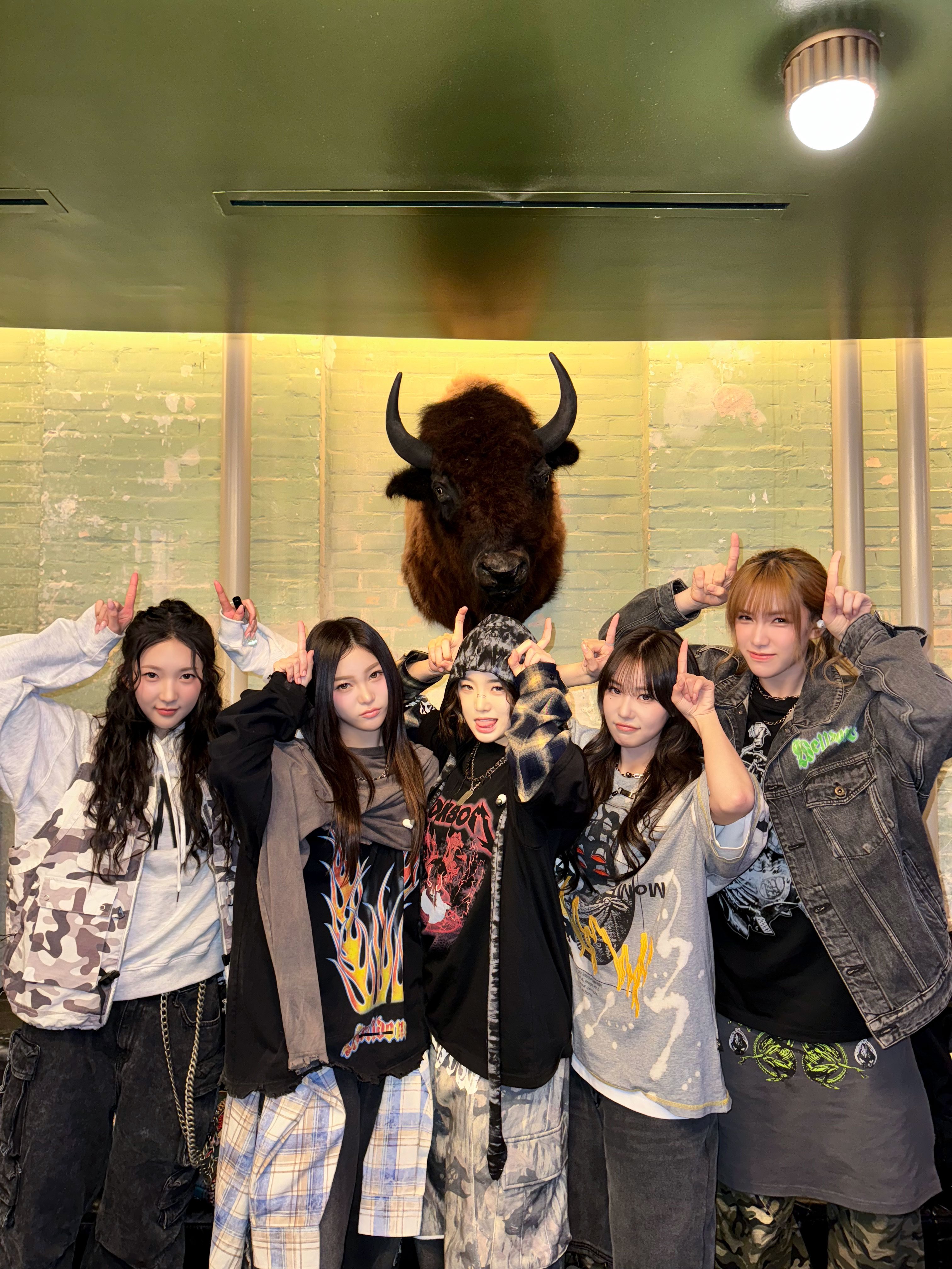 GmIs8KNb0AAr94E?format=jpg&name=4096x4096