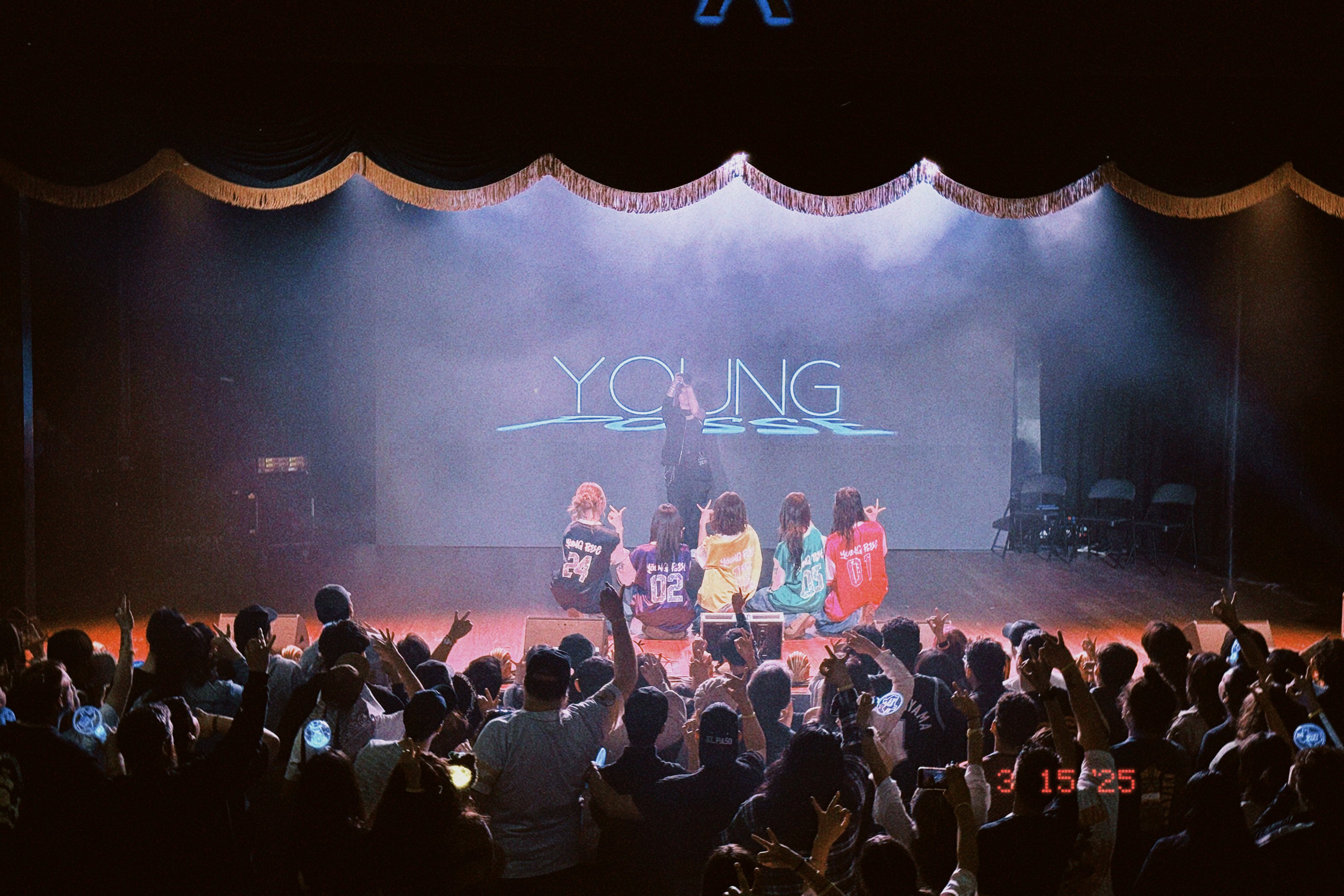 GmIs8KQbcAMRG_5?format=jpg&name=4096x4096