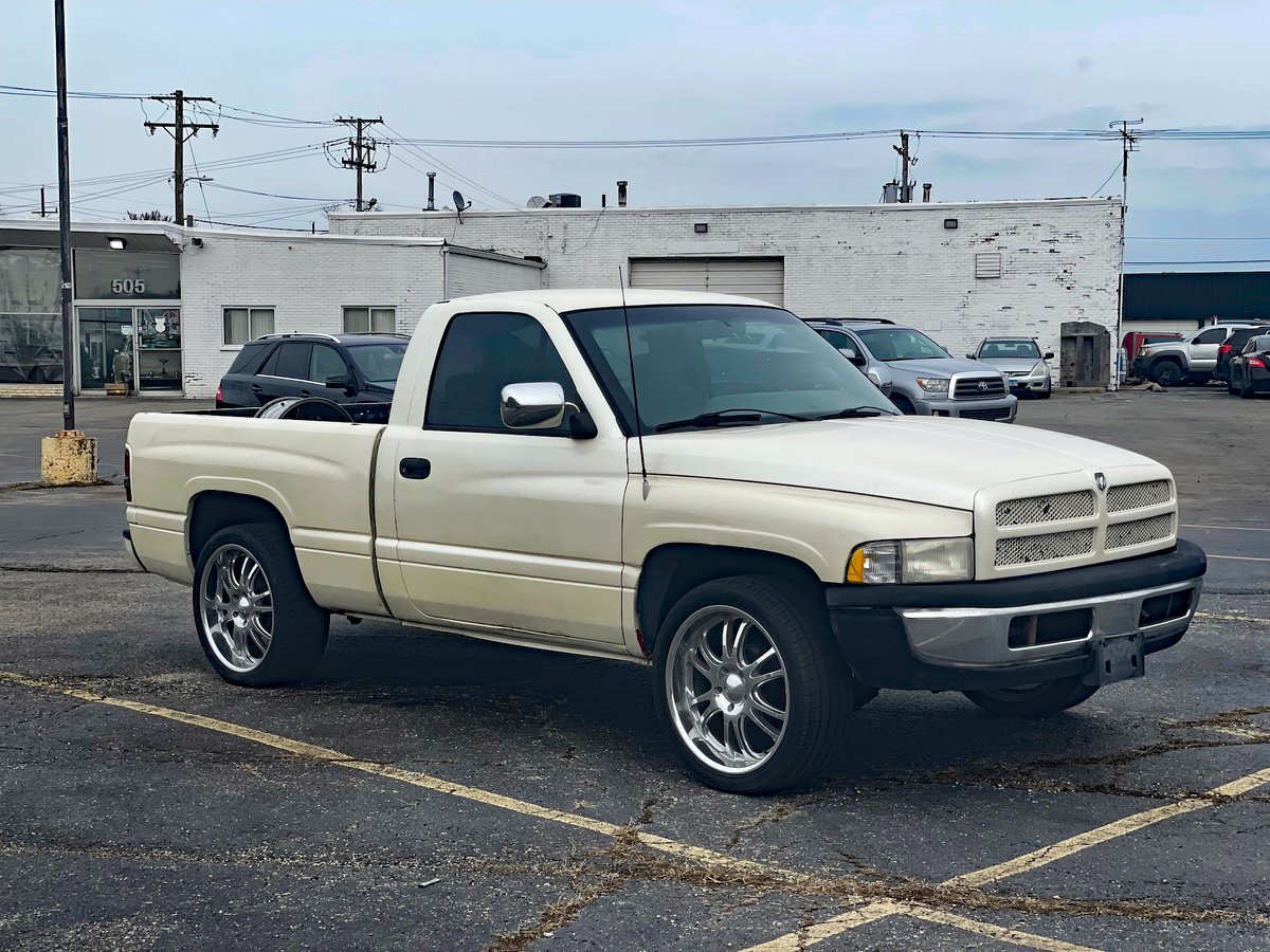Car_Guy_Tom's tweet image. The Saturday Collection! Shorties! Stubby Buddies!#ShortBed #RegularCab #Shorties #Saturday #pIckupTrucks #CarSpotter