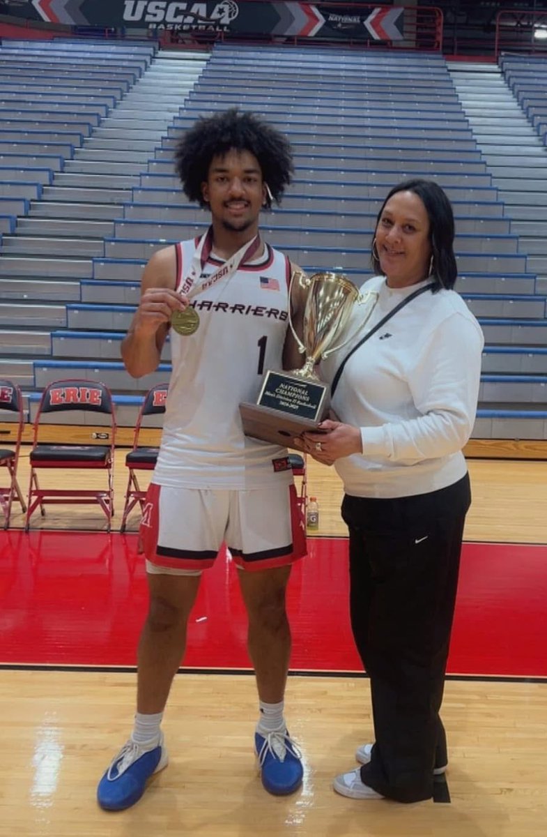 Congratulations to Troy basketball alum Shaeden Olden <a href="/shaeden8/">shadymac14</a> on being a national champion! Olden plays for Miami University Hamilton and the concluded their season by winning the USCAA Small College DII  National Championship in Buffalo, NY.