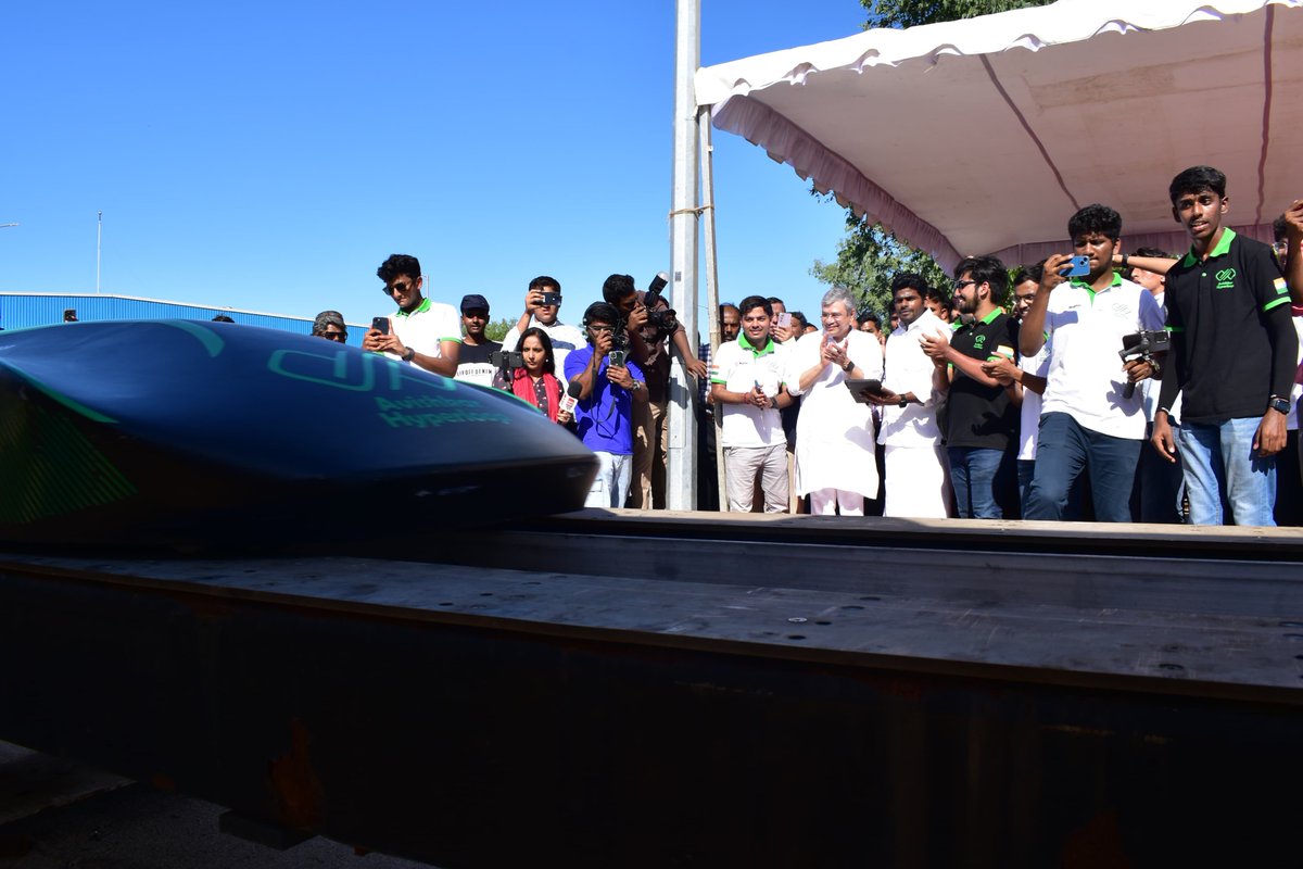 MIB_India's tweet image. Electronics Technology for Hyperloop Project to be developed at ICF Chennai: Union Minister @AshwiniVaishnaw

Read More : pib.gov.in/PressReleasePa…

#Hyperloop #ICF #Chennai