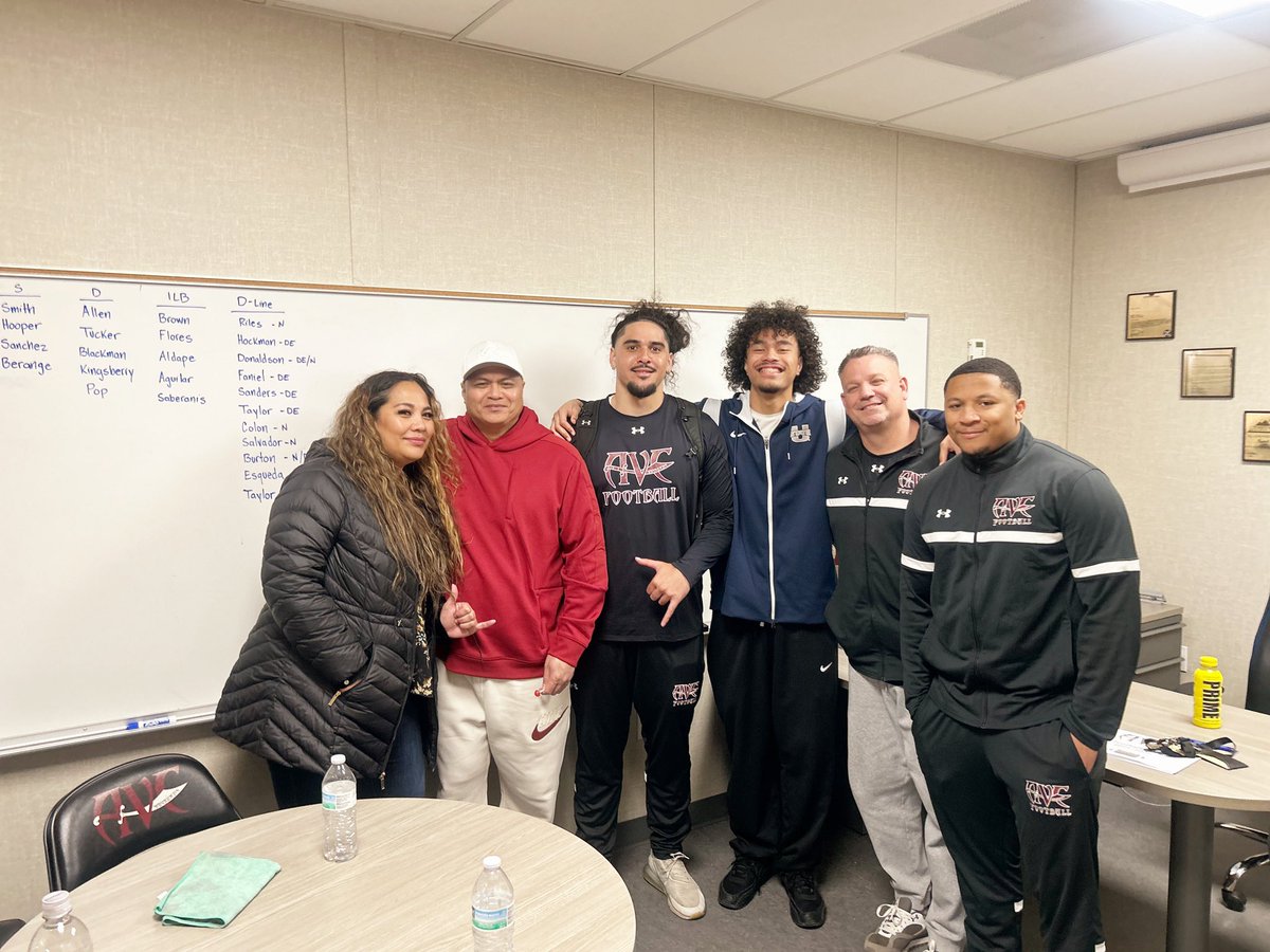 Lennox.Naea 🇼🇸 (@lennox_naea) on Twitter photo Great experience and meeting with <a href="/MatthewTago/">Coach Tago</a> <a href="/DaydayJones3_/">Davon Dayday Jones</a>. Thank you for the love you’ve shown me and my family! Great experience and meeting with <a href="/MatthewTago/">Coach Tago</a> <a href="/DaydayJones3_/">Davon Dayday Jones</a>. Thank you for the love you’ve shown me and my family!