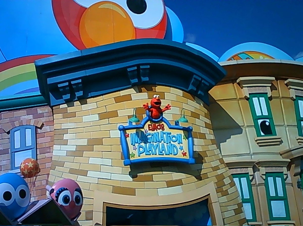 Kayori_1963's tweet image. #PIENIFLEX とユニバ散歩57
孫がまだ小さかった頃…怖い乗り物が苦手な孫も、ここでは暑い日も寒い日も快適に遊ばせていただきました。今も変わらず元気な歓声が響いていますね。
#USJファン #ユニバ #ワンダーランド13周年