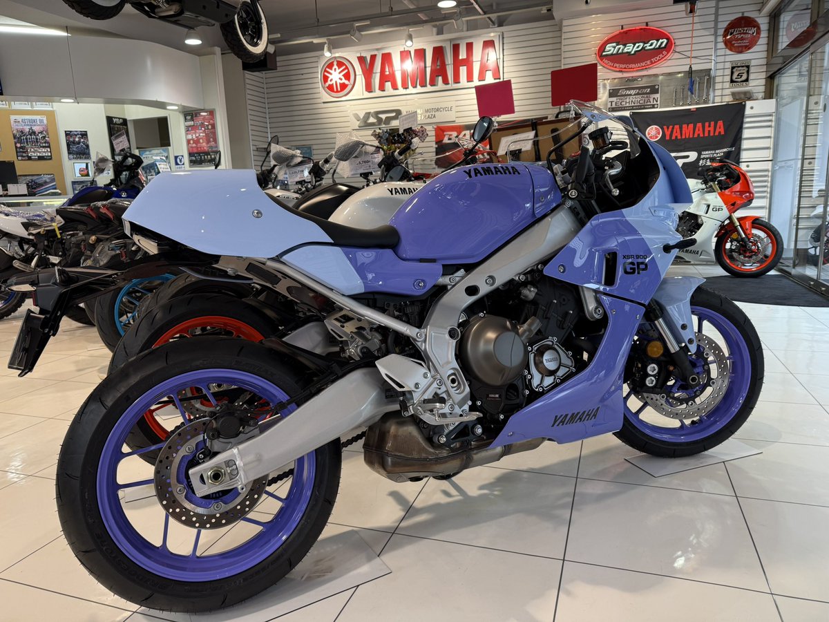 ysp_sugimina's tweet image. TECH21をイメージしてカスタムペイントしました！
#XSR900GP 
#TECH21 
#資生堂 
#FZR750 
#ysp杉並南