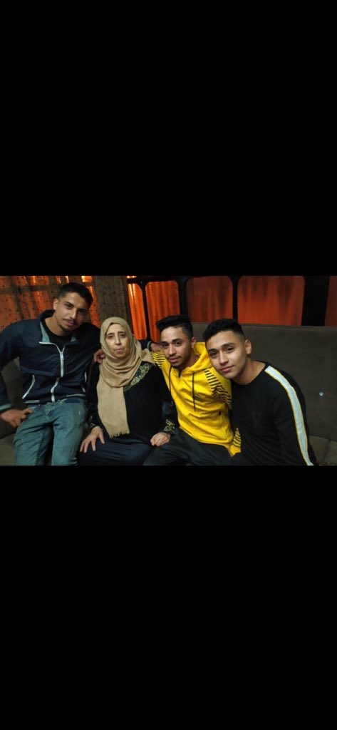 SarhanTc's tweet image. Hello world, I am Mahmoud from Gaza. I am 25 years old. At this age, I should be happy, but unfortunately, I am very sad because I am responsible for a family of 16 people, and we do not have a source of income Help me so that we can 
live.
Please help me

gofundme.com/f/help-injured…