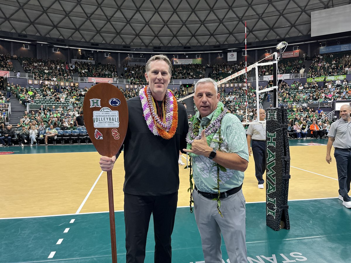 Hawai‘i Men's Volleyball (@hawaiimensvb) on Twitter photo Mahalo Coach Nygaard and @USCMensVolley for your participation in the <a href="/OutriggerResort/">OUTRIGGER Resorts</a> Invitational 🤙🏽
#WarriorBall25 x #GoBows Mahalo Coach Nygaard and @USCMensVolley for your participation in the <a href="/OutriggerResort/">OUTRIGGER Resorts</a> Invitational 🤙🏽
#WarriorBall25 x #GoBows
