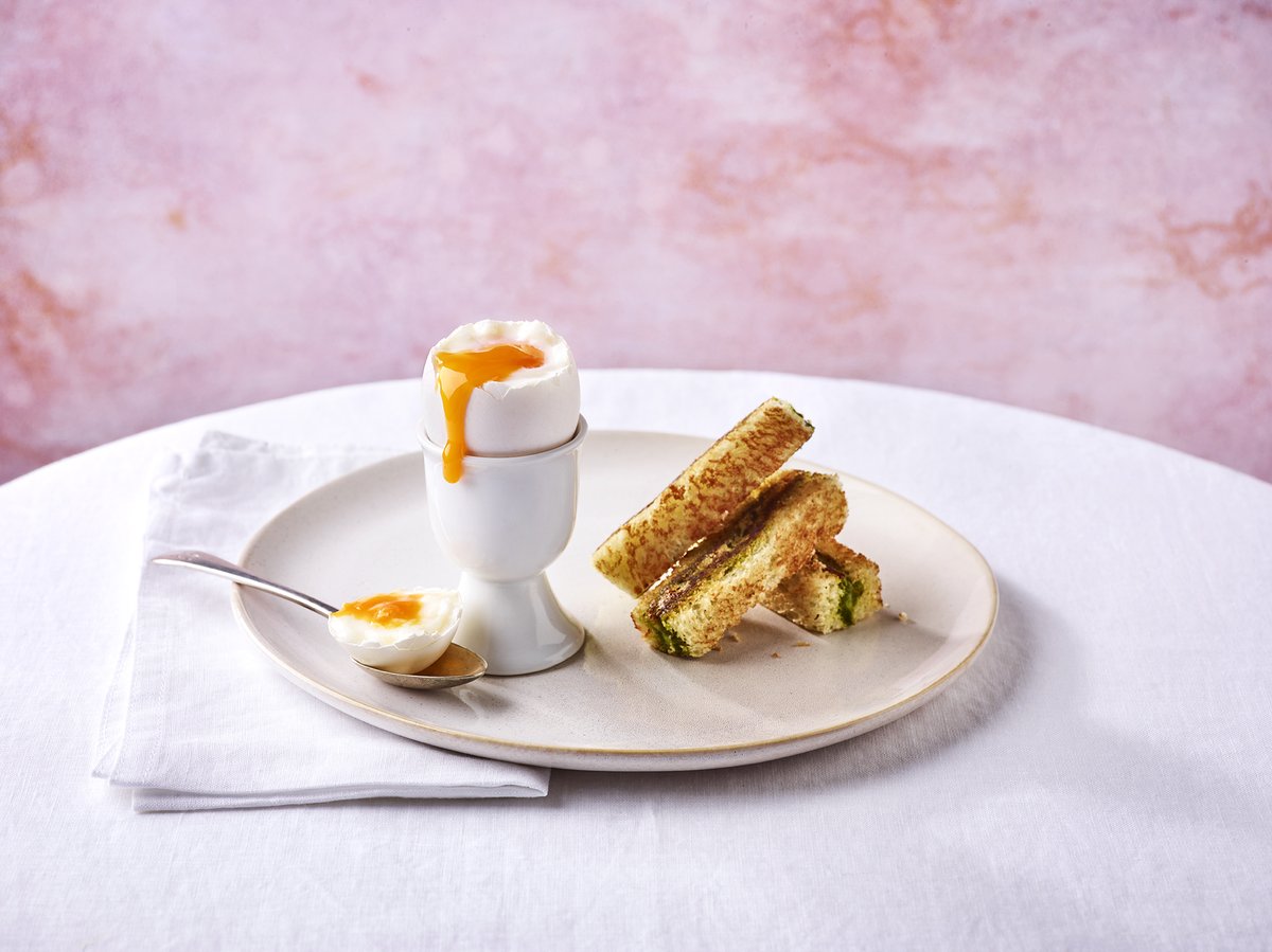 Soft-boiled with soldiers, fried with chips, or whipped into the perfect Yorkshire pudding… eggs are a British ICON 💁

Tell us—what’s YOUR ultimate eggy comfort food? 🧡👇

 #BritishFood #EggLover #ComfortFood