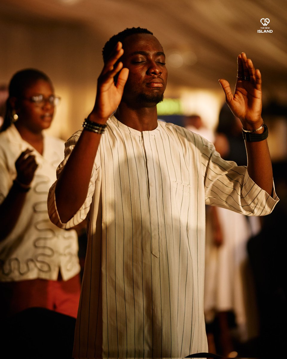 TheNew_Island's tweet photo. We raise our worship to the God who will go to any length to show us his reckless, boundless love for us.
TheSojourner
#7YearsIn7Days
#WeAreTheNewIsland
#WeAreTheNew
#iLoveThisChurch https://t.co/wNFOh7eSmp