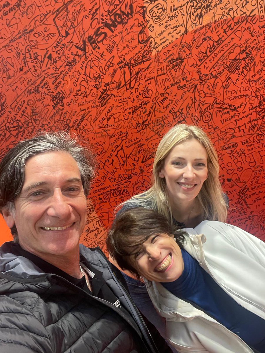 L'acqua come risorsa da proteggere, ma anche elemento fondamentale per il benessere di un atleta.💧

All'Expo Village Acea Run Rome The Marathon, allestito al palazzo dei Congressi dell'Eur, il talk show dal titolo "Il benessere di un atleta: un perfetto equilibrio tra acqua,