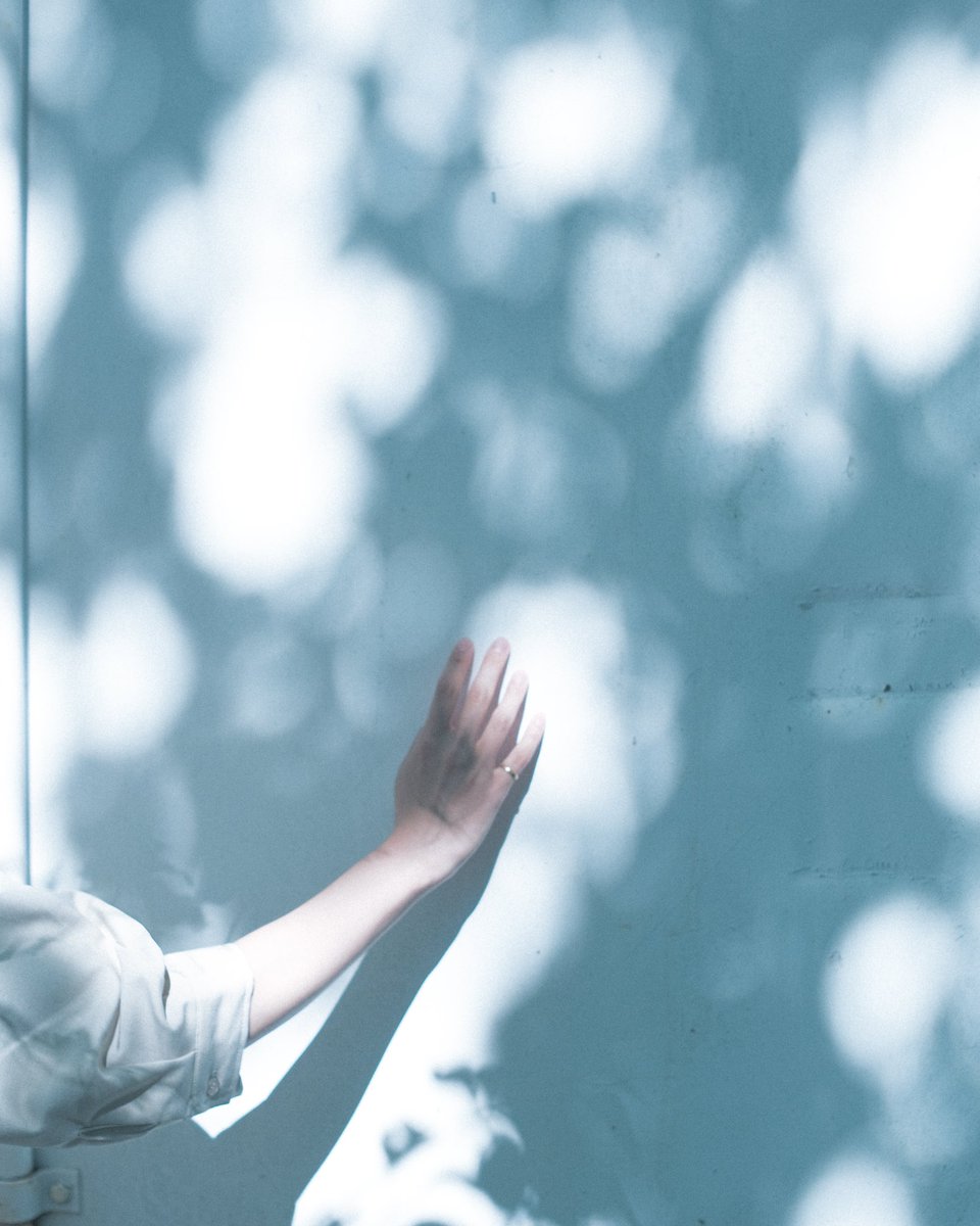 __bluemoon____'s tweet photo. pale blue. https://t.co/CPV3SBYvzX