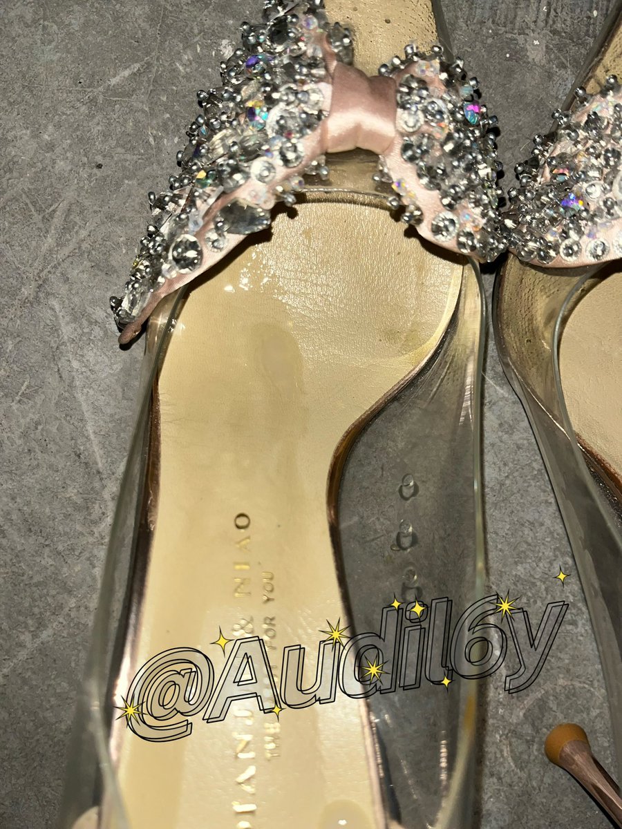 马上又到了看高跟鞋看脚的季节了 发点库存吧##淄博 #高跟鞋 #扫楼 #打胶射鞋