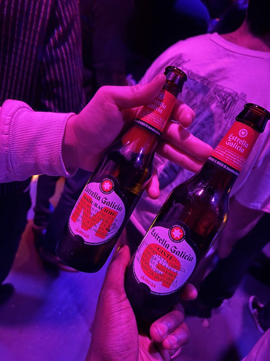 mi bro y yo nos pedimos una birra en el concierto del israel b ayer y nos dan esto nahjajsjsj <a href="/Pekeuno1/">PEKEÑO, THE THIRD</a> <a href="/BOBBBY021/">DOLOREN€FECTIVO</a> venid a vigo mfs