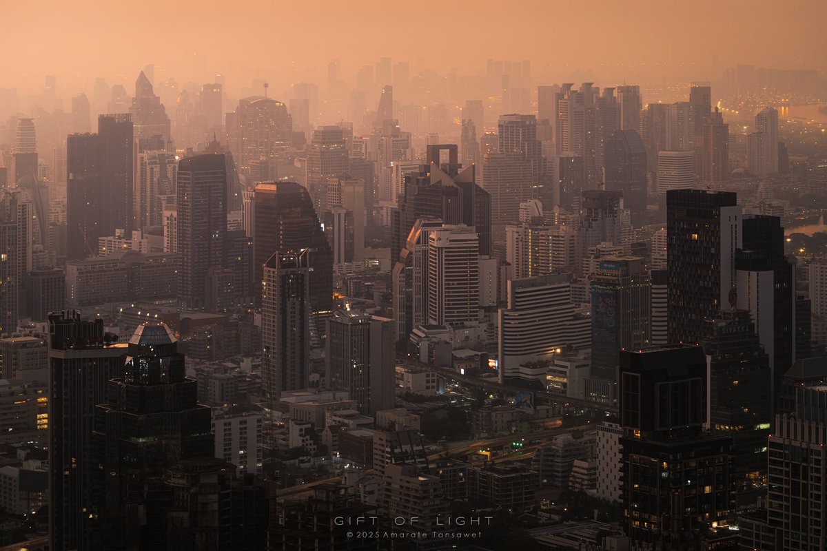 [ Foundation ] 

Sony a7CR + Sony FE 100-400mm f/4.5-5.6 GM OSS

#Bangkok #Thailand #city #cityscape #sunrise #dust