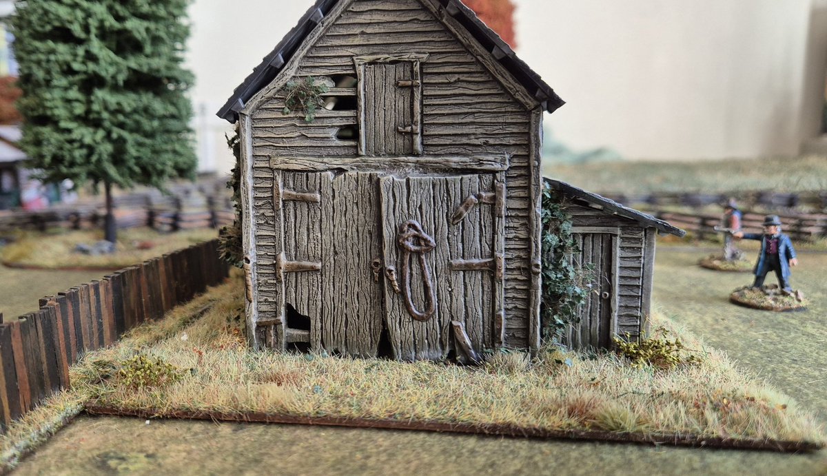 Playtesting some skirmish rules in a mid-west rural setting today. It seems in the first pic, the smallest of our four hairy beasts is taking a keen interest!
#wargaming
