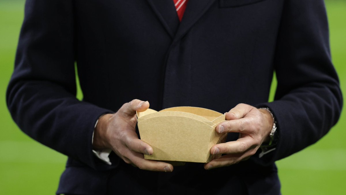 Great to see <a href="/EarthshotPrize/">The Earthshot Prize</a> Winner <a href="/notpla/">Notpla</a> at The Principality Stadium in Wales yesterday! 🌍 

Their sustainable seaweed-based food packaging debuted at this year's Six Nations Championships, as part of a multi-stadium rollout in Wales that will replace 750,000+ single-use