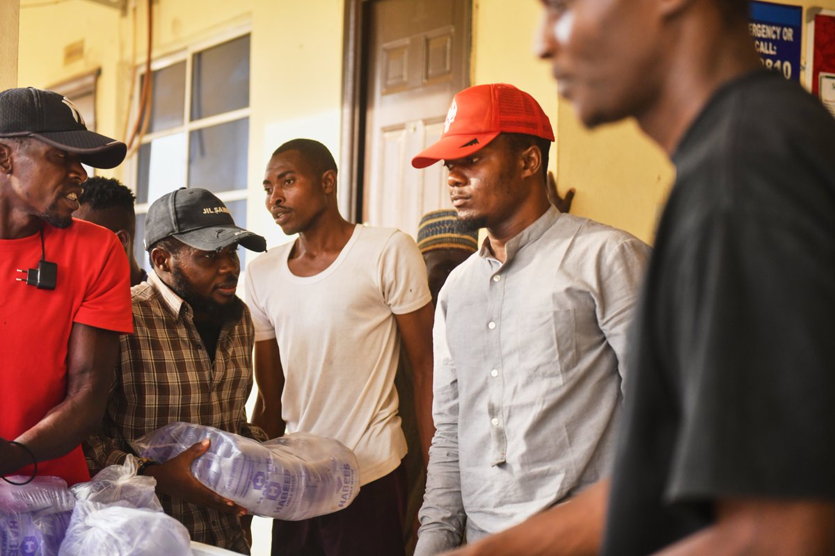 theAHAF's tweet photo. "AHAF team visited Minna General Hospital, providing relief aid, 150 bags of water and ₦75,000 to support bedridden patients. Together, we make a difference! #AHAF #HumanitarianAid #RamadanMubarak https://t.co/wALdOKzkt3
