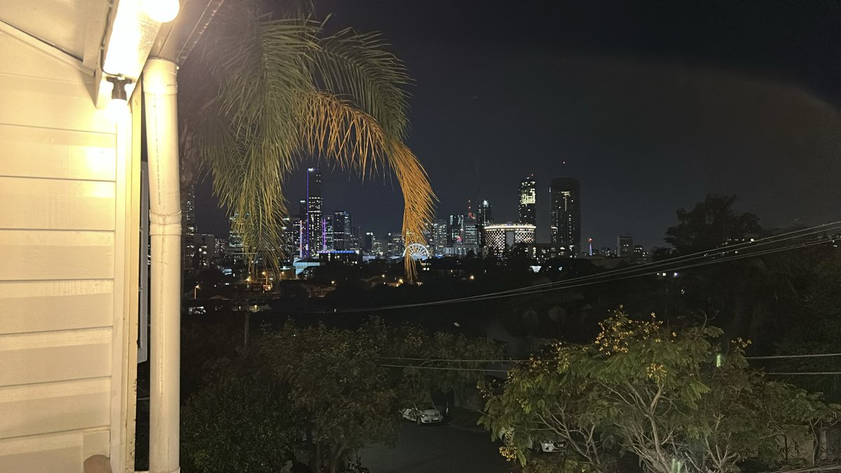 Sympathique la vue où je crèche en Australie, Brisbane wow ! 🤩