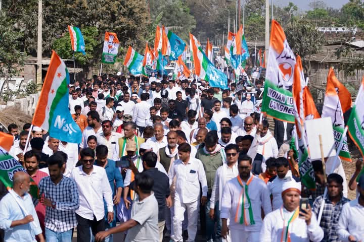 akhileshPdsingh's tweet image. बिहार जो कभी ज्ञान, संस्कृति और सभ्यता का केंद्र था, आज अपने युवाओं के आंसुओं और सपनों के टूटने की गाथा बन गया है।

बेरोजगारी और पलायन का यह दर्द अब बिहार की पहचान बन चुका है!

#पलायन_रोको_नौकरी_दो_यात्रा