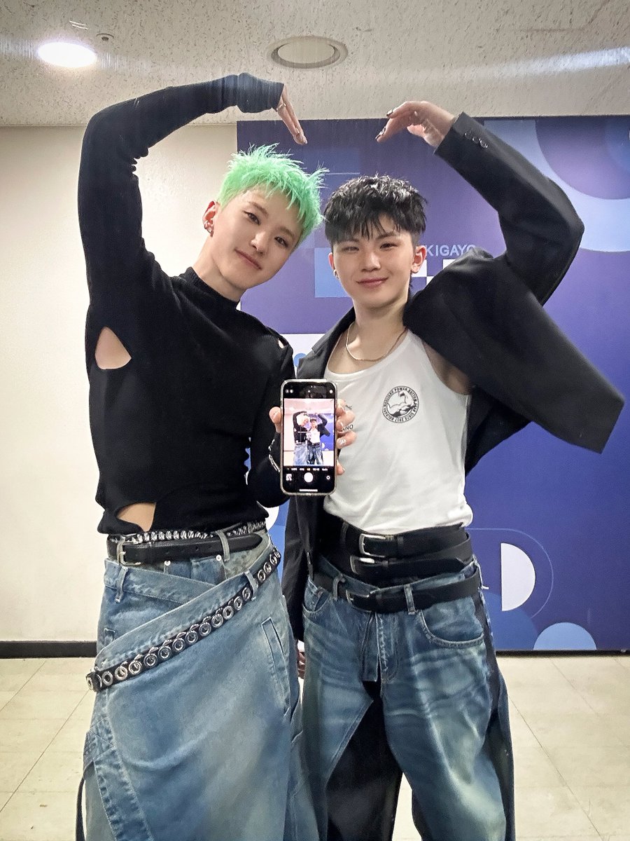 woozimedia's tweet photo. howoo’s genz photos during this promotion 🫶 https://t.co/yhgfcKpMU8
