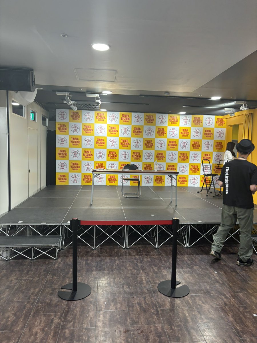 kazecape2's tweet photo. ほんこち
#Leina in STORE LIVE
@TOWER_Shibuya
デビューアルバム
『#愛の産声哀の鳴き声』がDISC💿として3/28発売!
そのイベントに参戦!
雨の中150人ほどの #Leiny と楽しんでまきました!
1.どうでもいい話がしたい
2.うたたね
3.喧嘩別れ
4.食わず嫌い
ミーグリ付き、貴重なサインまで👍 https://t.co/ehhnUIT7yE