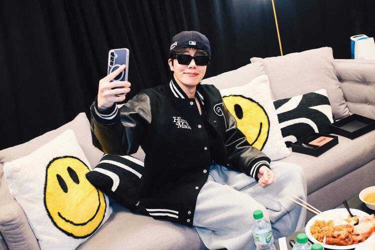 𝚊𝚜𝚑⁷ ☆ tweet media