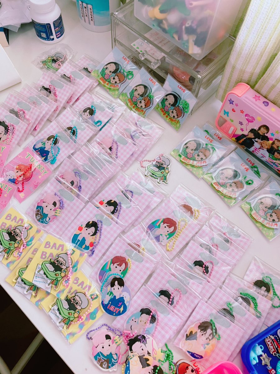 ช่วยรีทวิตเราหน่อยนะคะ ขายของหาเงินไปคอนค่ะ😭😭
🌸พกจ.ลดเหลืออันละ 50 เท่านั้น!
🌸ค่าส่ง 30 บาทค่ะ
มีทุกลาย เราเก็บไว้อย่างดีค่ะ ตอนนั้นยกเลิกการหารบูทเลยไม่ได้ไปขายต่อ อยากให้ทุกชิ้นมีเจ้าของนะคะ♡̆̈
#GOT7 #ตลาดนัดอากาเซ่ #ตลาดนัดGOT7