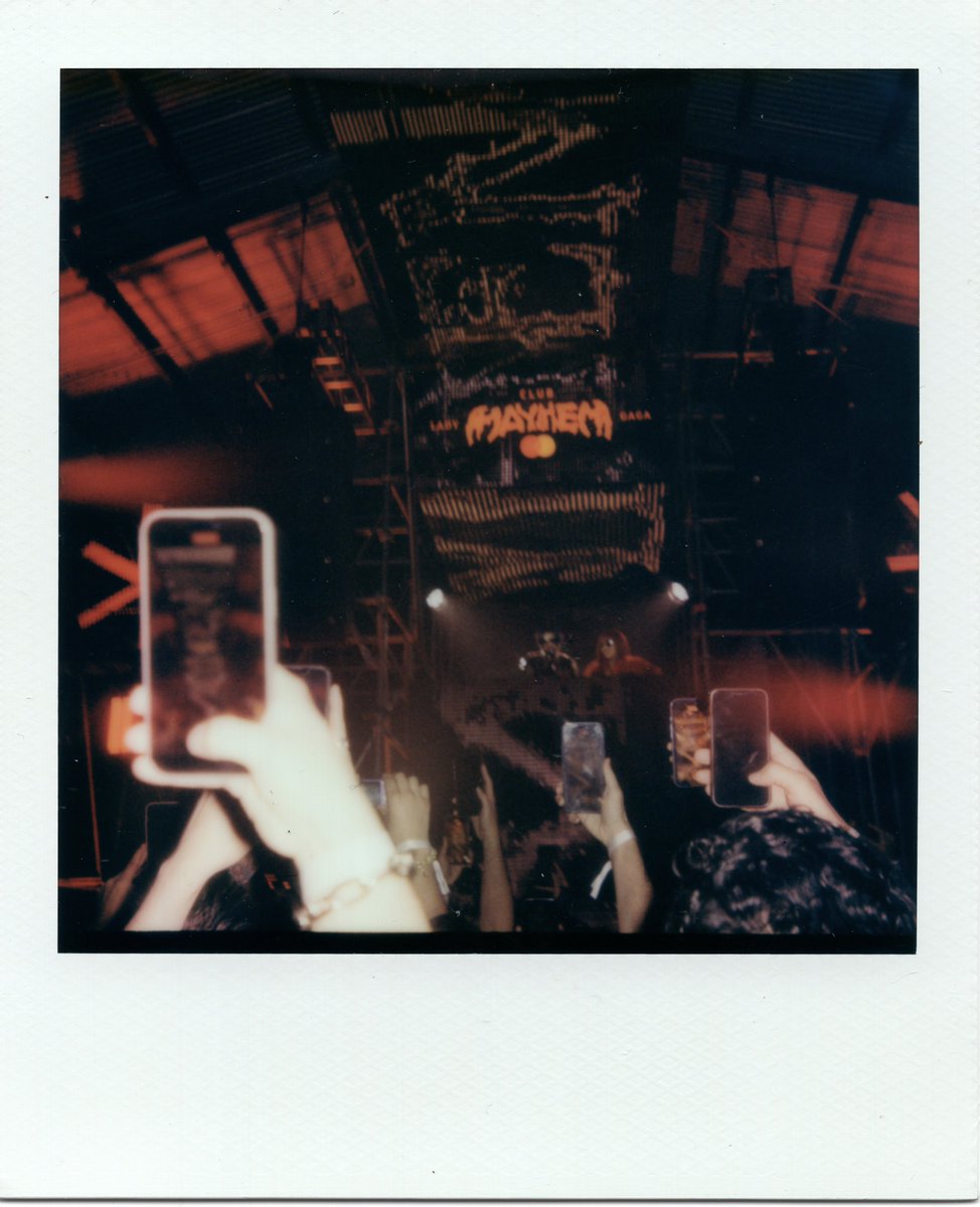 HausOfAStranger's tweet photo. Happy in the club with a bottle of red wine, stars in our eyes cause we’re havin a good time, so happy I could die and it’s alright. https://t.co/UjSyLv3QPX
