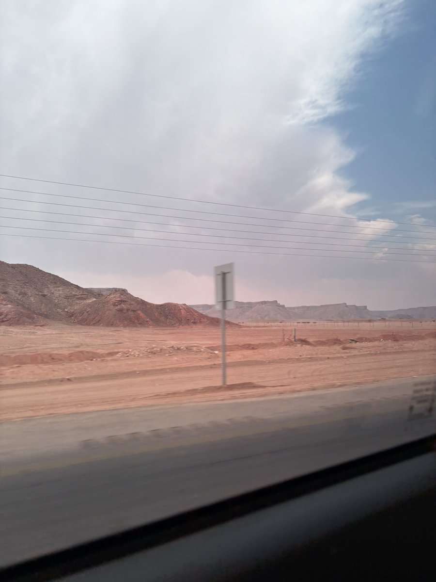 في النقد البنَّاءِ للذات أقول: 

«كلما خِلتُ أنني أعرفُ ذاتي، وجدُتها تتماثل وتتفاوت بين الصحوة والبُطلان، احتارُ منها حتى علمتني أنها إنسانٌ لا بأسَ أن يتعب، وجدتُ السلام عندما تصالحتُ مع تعبي».