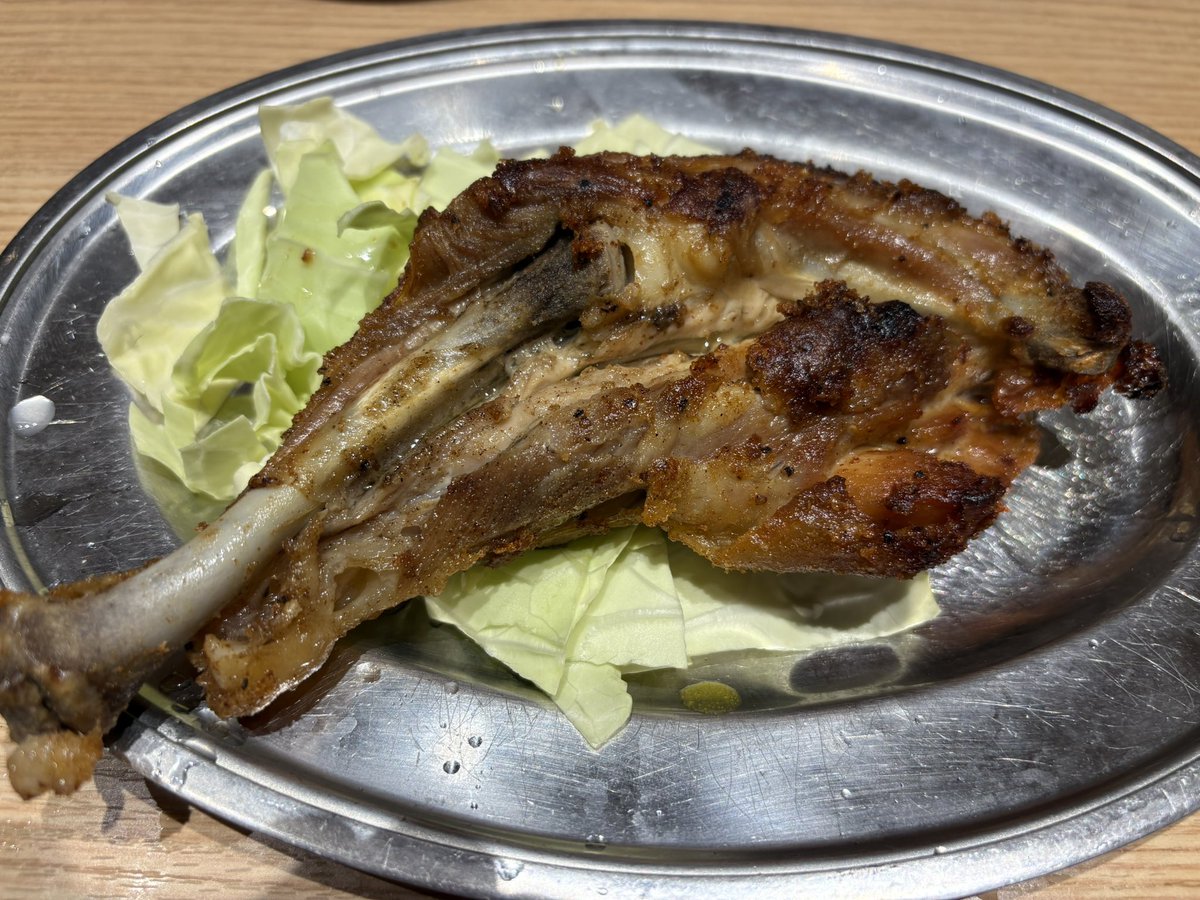 さぬき麺業 高松空港店
釜玉うどん
骨付鳥