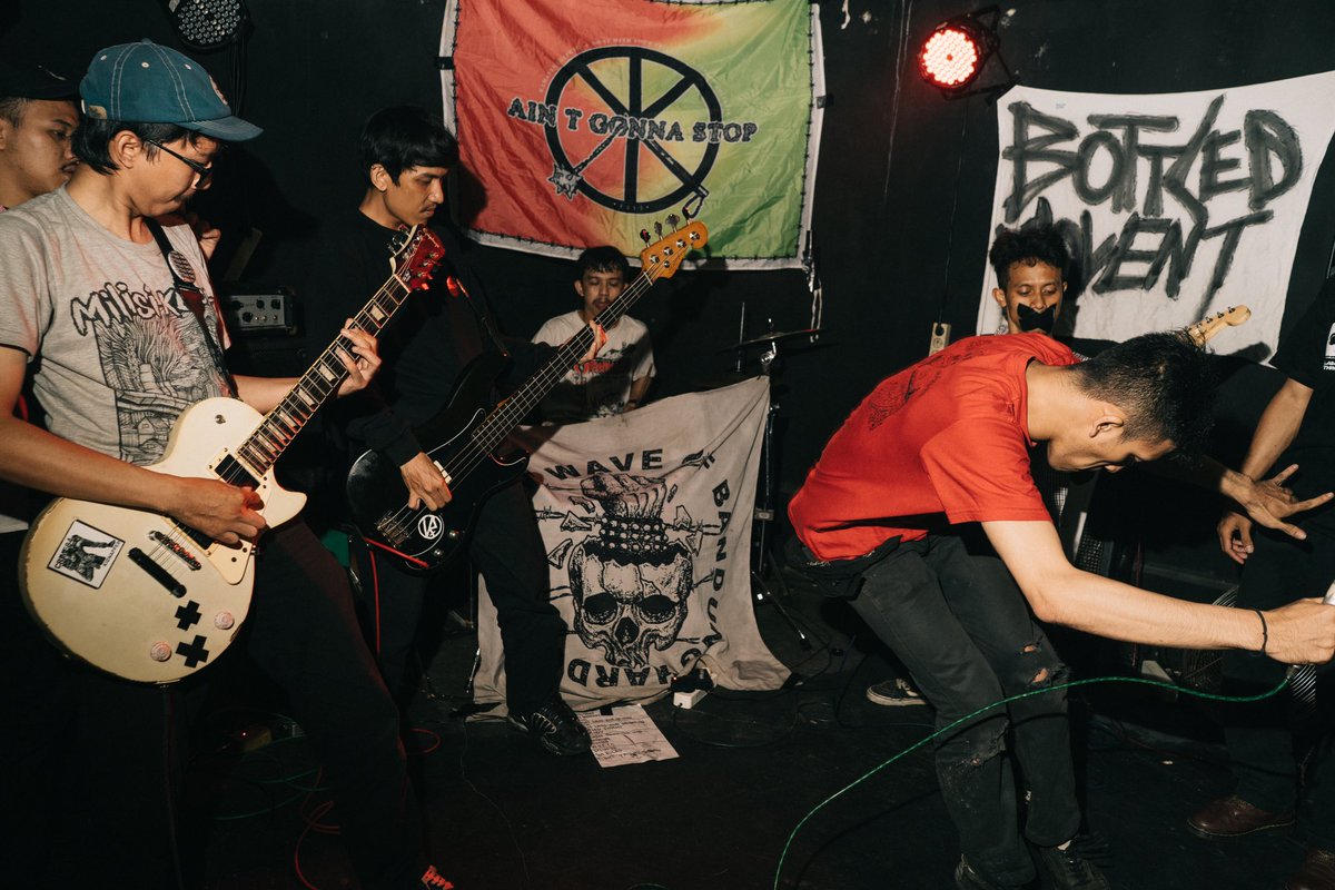rakabanyeng's tweet photo. BOTTLED VIOLENT
11/12/2024 https://t.co/v1d458zhGz