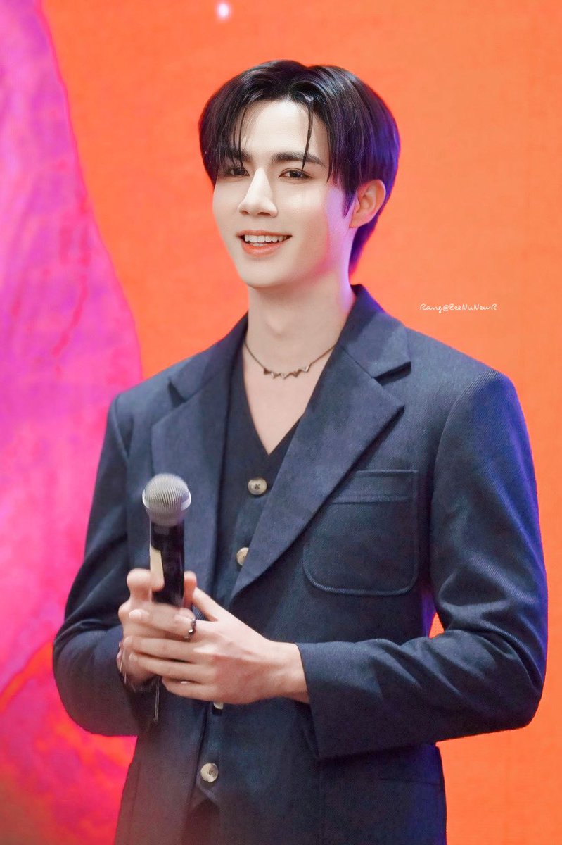 ZeeNuNewR's tweet photo. 🥲🇨🇳💙🖤
#SuperZeeFansignInChina
@zee_pruk #ZeePruk #Zunshine #지프룩 https://t.co/a6O0MTTVzR