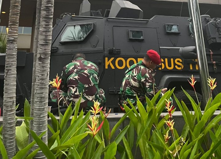 Alat Pertahanan Negara. ❌
Alat Pertahanan Kekuasaan✔️