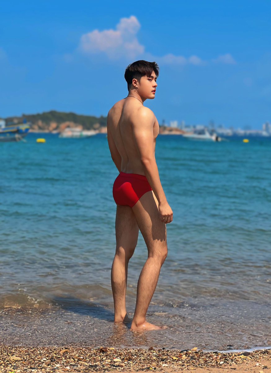 ตี๋หิดติดน้ำทะเล...มันดีต่อใจ🔥‼️💦☀️😋🤪
.
#สีแดงแรงฤทธิ์ #อาบแดด☀️ #เสว 🤫🔥☀️🌴🌊🌈