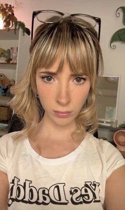 Watch Jade Vow's leaked NSFW photo on TwXstars