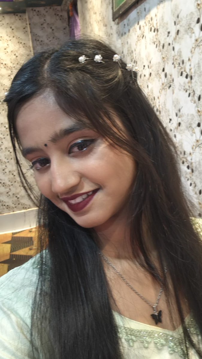 siwani72's tweet photo. @ShakshiPandey90  meri sanskari bahen https://t.co/xHrtilamDr